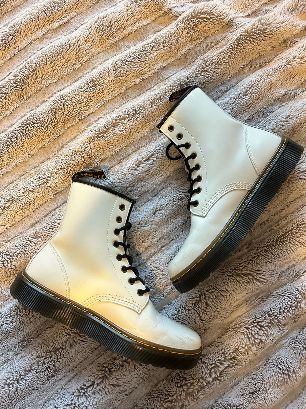 Women’s Dr. Marten’s 1460